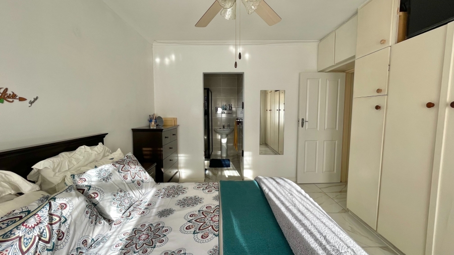 4 Bedroom Property for Sale in Gordons Bay Central Western Cape